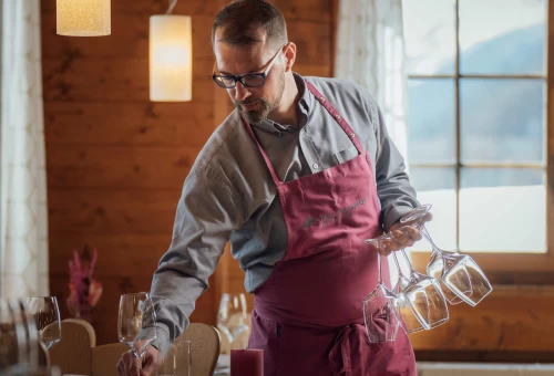 Wertevolle Hände an allen Ecken. 